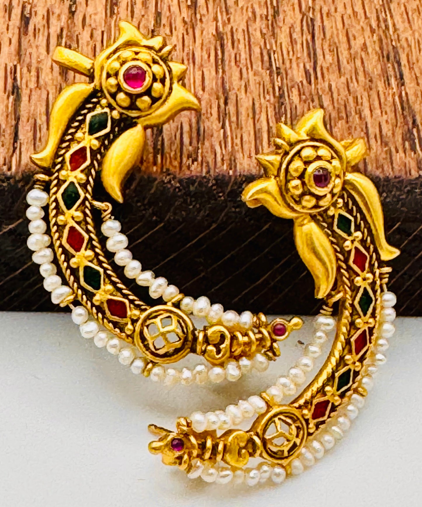 Royal Radiance Ear Cuff